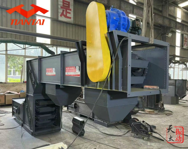 多點(diǎn)下料Z型提升機(jī)運(yùn)行現(xiàn)場視頻